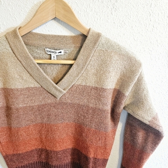 Toad & Co | Deerweed Wool V-Neck Warm Colorblock Striped Pullover Sweater - Picture 3 of 8